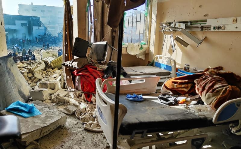 A general view of damages done at Al Shifa Hospital after Israeli soldiers withdrew from the hospital and the surrounding region after a two-week military operation. Khaled Daoud/APA Images via ZUMA Press Wire/dpa
